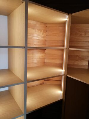 led valgustus riiulites