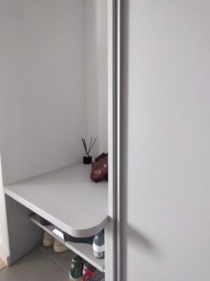 Istusmisala esikugarderoobile - mõõdu järgi tehtud, Mustamäe