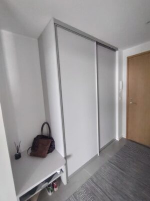 LIugustega esikugarderoob - eritellimus Everos