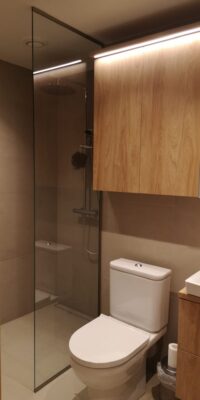 Vannituba dushiseinaga ja vannitoamõõbliga - eritellimus Everos